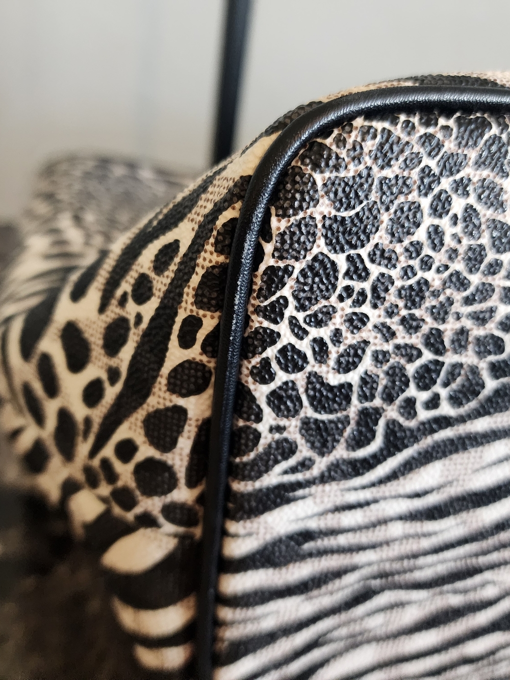 Michael Kors Black & White Animal Print Carter Tote Bag - Picture 4 of 12